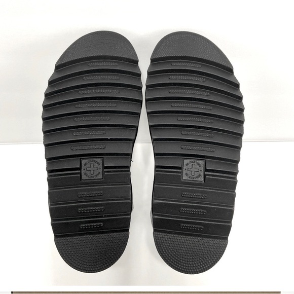 - NEW OLSON ZIPPED LEATHER STRAP SANDALS - Picture 7 of 7